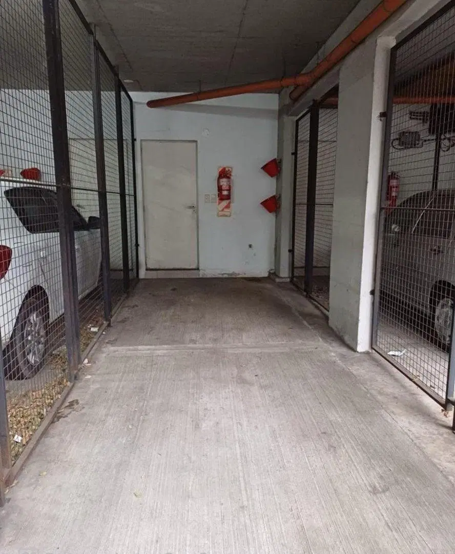 VENTA DE COCHERA FIJA  VILLA DEL PARQUE 4