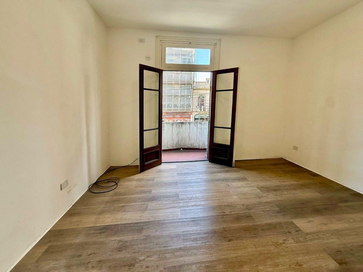 Foto de PH EN VENTA 3 AMBIENTES PATIO Y TERRAZA EN BOEDO, imagen 1
