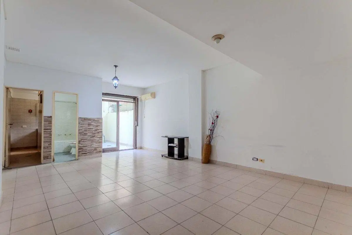 VENTA Monoambiente con Patio en "BALVANERA" 2