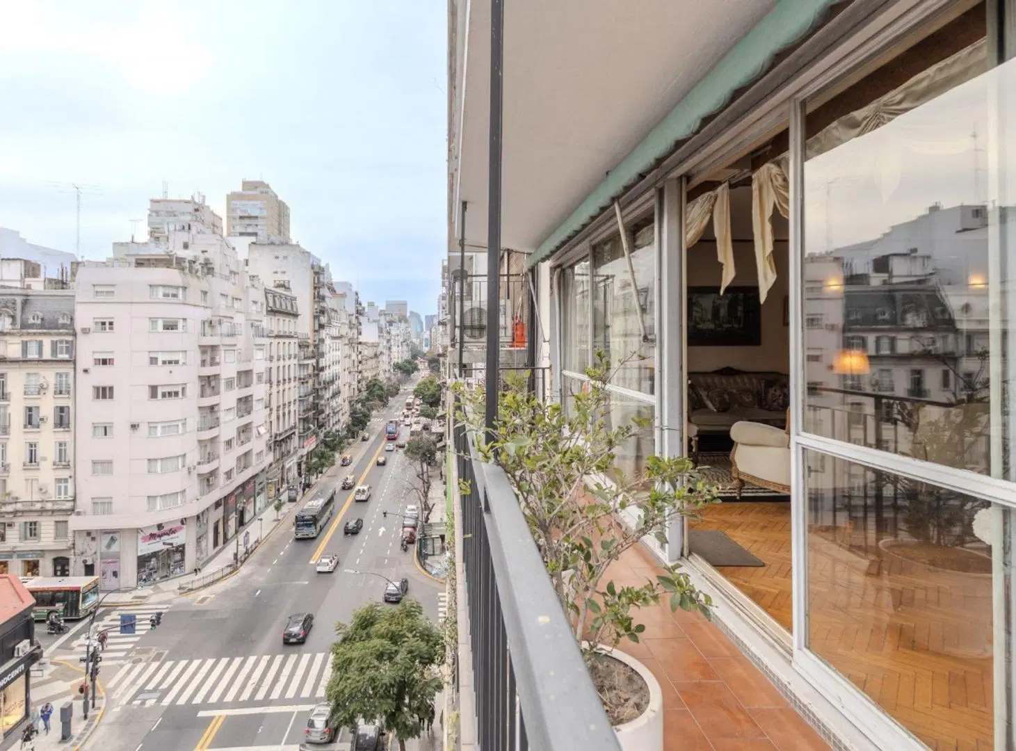 VENTA Departamento 4 Amb. C/ Dependencia RECOLETA 4