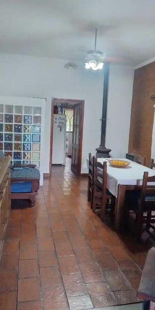 Venta Casa 4 ambientes c/jardin (Centro L.Guillón) 4