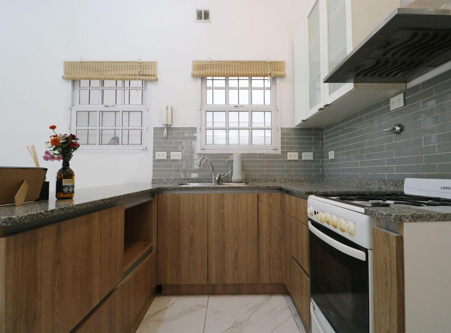 Foto de VENTA PH 3 AMB C/PATIO EN OLIVOS, imagen 2