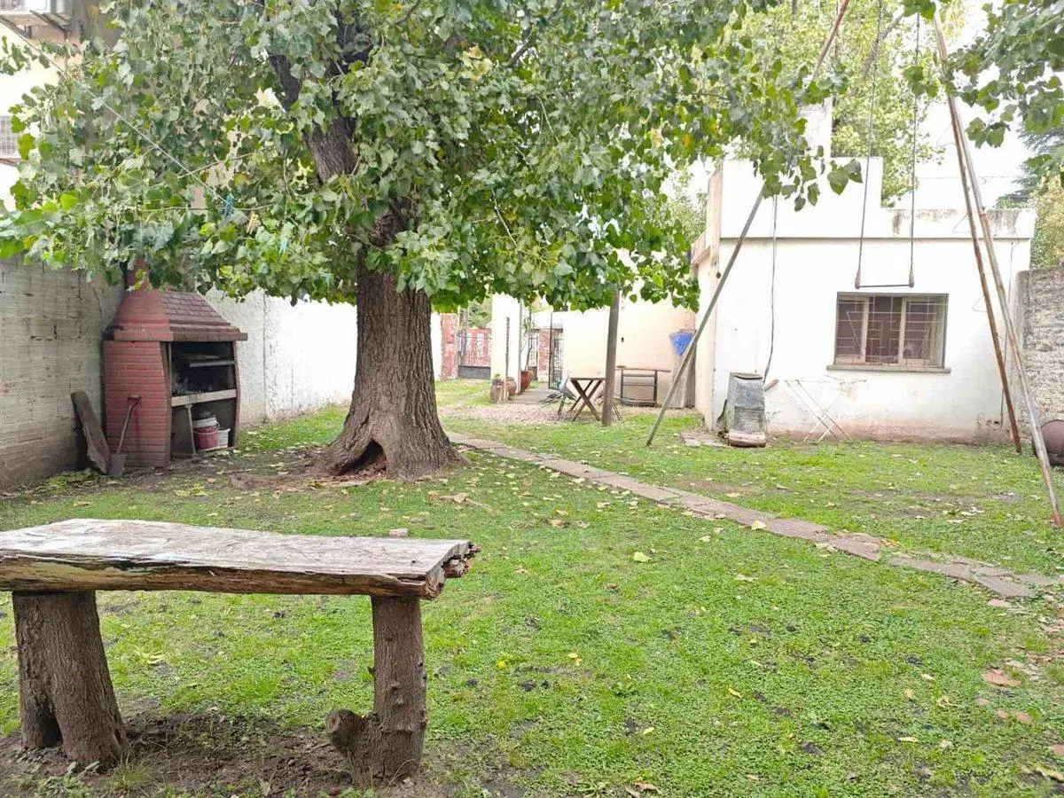 VENTA Casa 3 ambientes en Ituzaingó. Amplio lote. 8