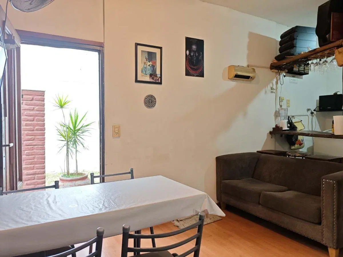VENTA Casa 3 ambientes en Ituzaingó. Amplio lote. 5