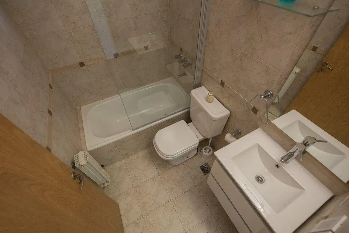 VENTA Depto. 3 Amb. Con cochera en "LAS CAÑITAS" 4
