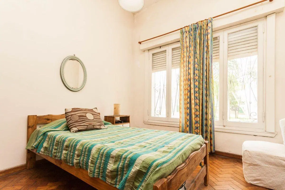VENTA Casa 3 ambientes con local en Lomas. 4