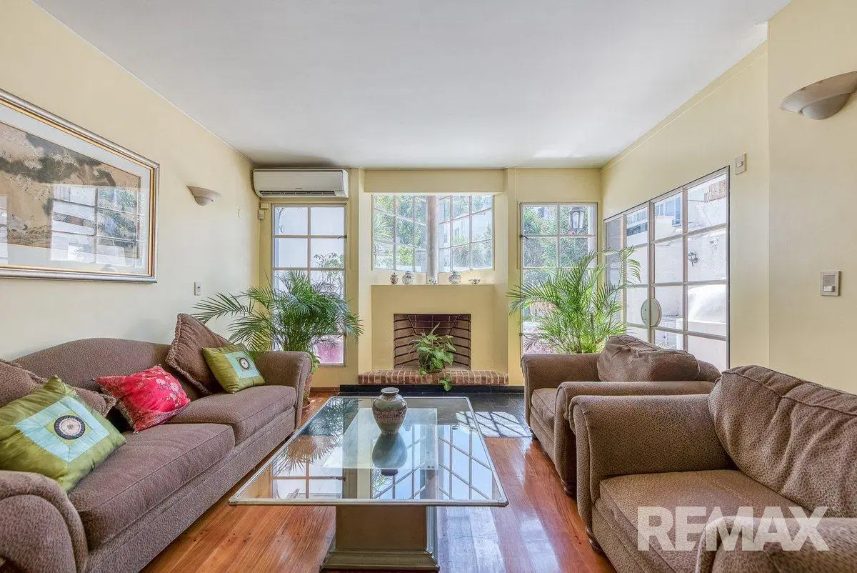 CASA 6 AMB BARRIO RIVER-JARDIN-PILETA-COCHERA 8