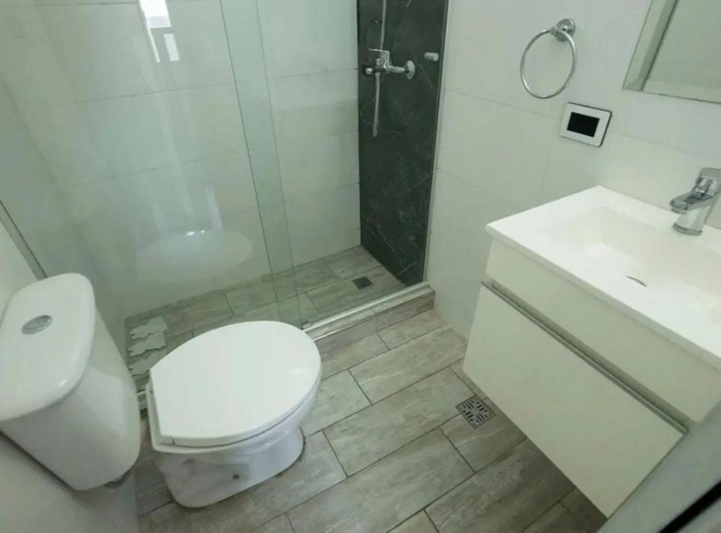 VENTA CASA 4 AMB c/COCHERA, PATIO y TERRAZA  HAEDO 2