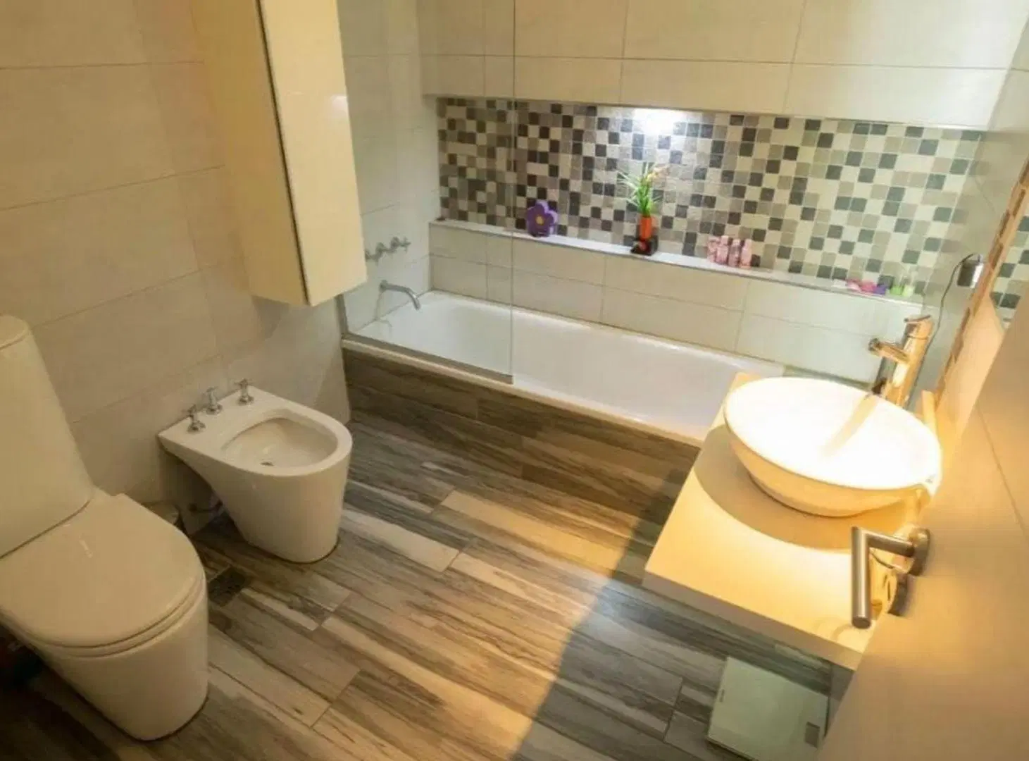 VENTA CASA 4 AMB c/COCHERA, PATIO y TERRAZA  HAEDO 3