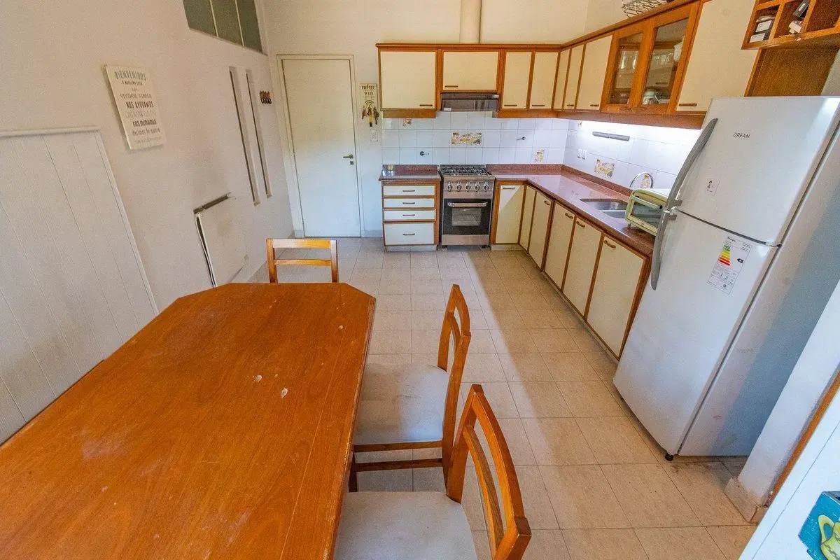 Venta Casa 6 amb jardin pileta cochera 8