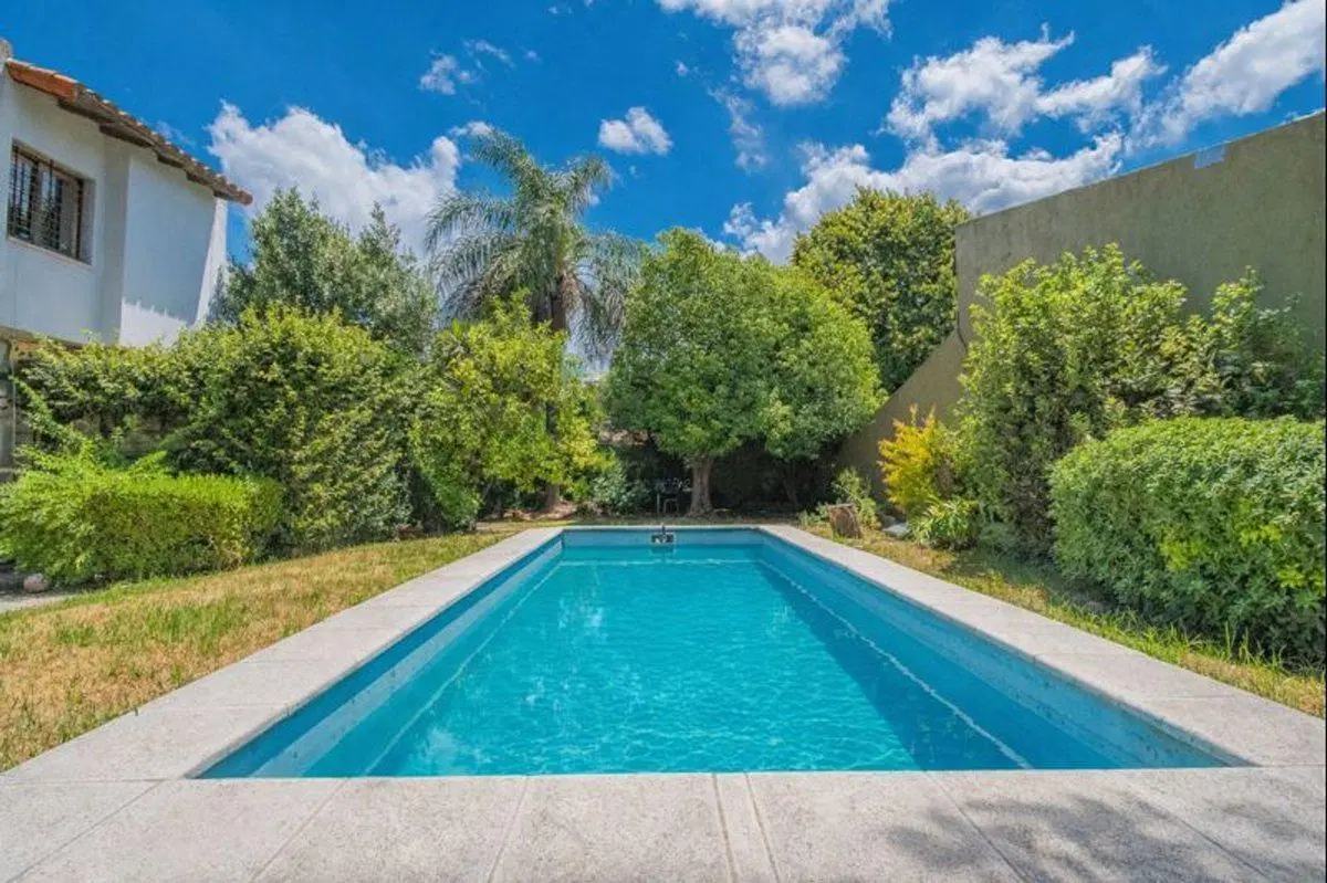 Venta Casa 6 amb jardin pileta cochera 5