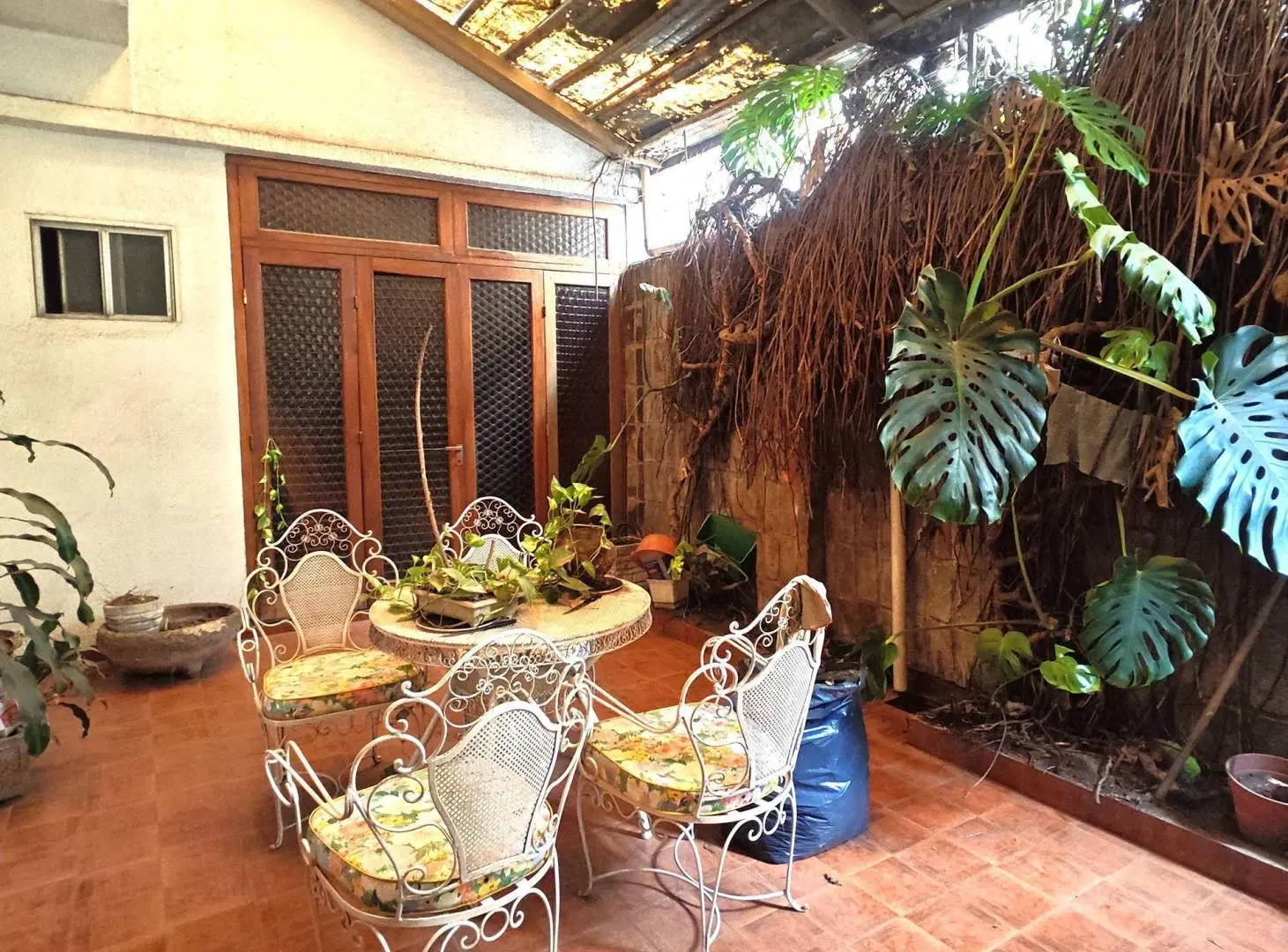 VENTA PH 4 AMBIENTES al frente en FLORES 3