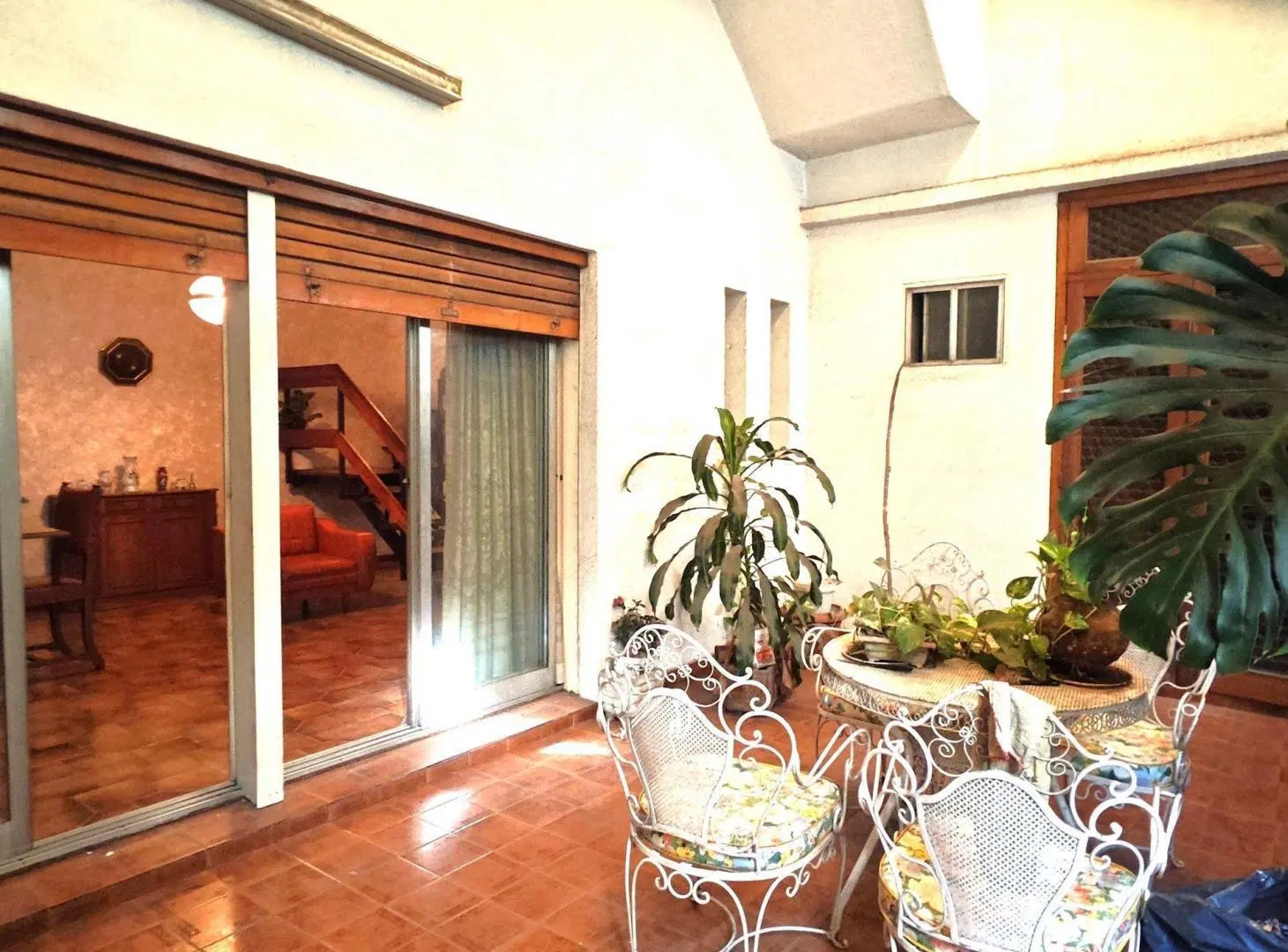 VENTA PH 4 AMBIENTES al frente en FLORES 8
