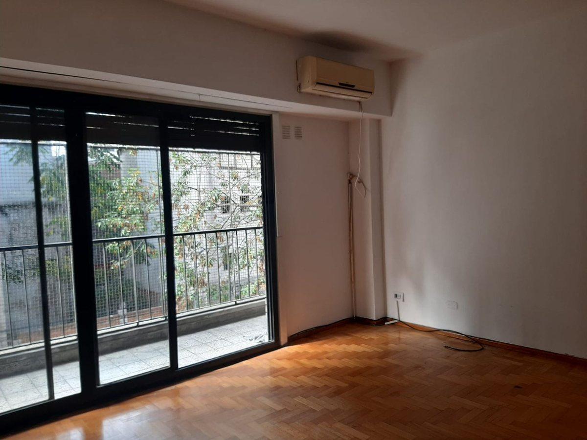 Foto de Alquiler tres ambientes al frente con balcón, imagen 2