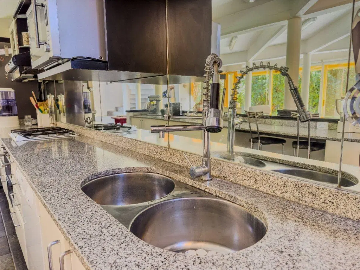 CASA VENTA 6 AMBIENTES COUNTRY SAN DIEGO MORENO 3