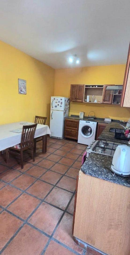 Foto de CASA PH COCHERA Y JARDIN EN CIUDAD EVITA, imagen 5
