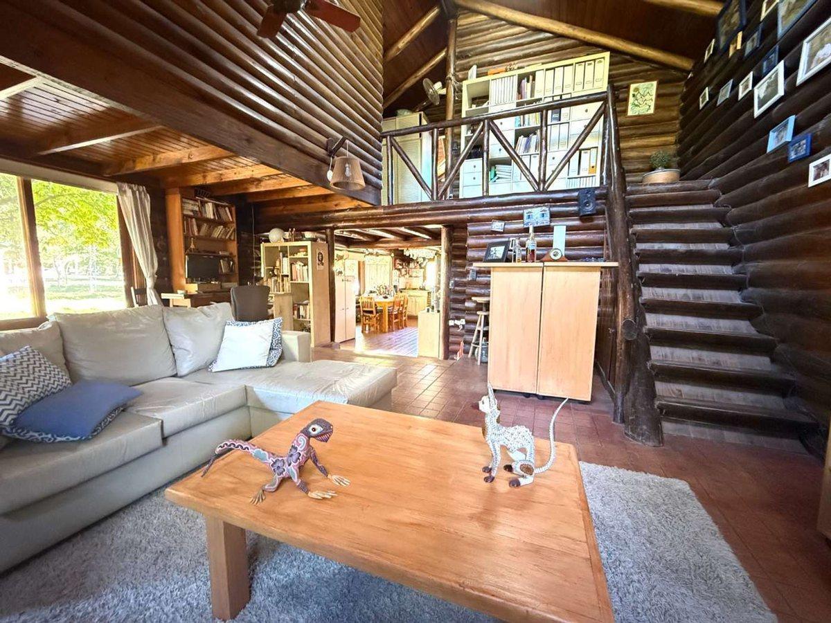 Foto de Venta Casa con quincho, pileta y 2 cocheras PILAR, imagen 3