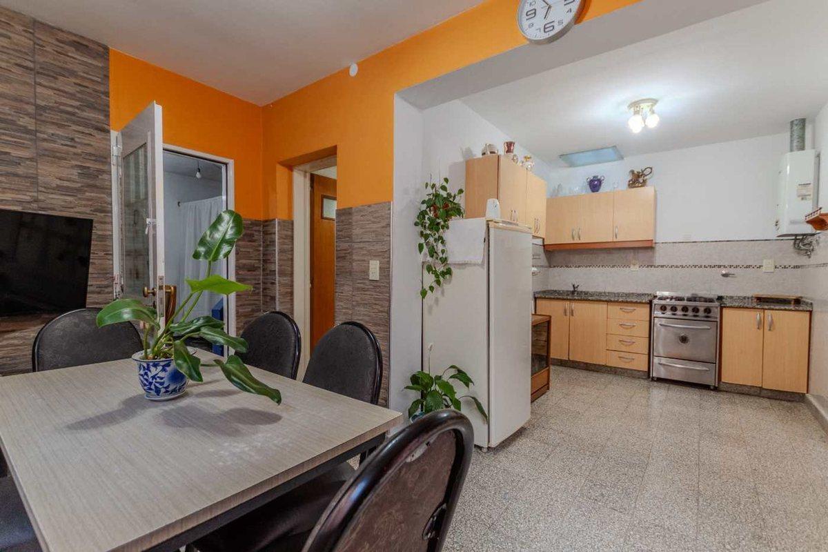 Foto de VENTA CASA LOCAL DEPTO APTA CRED. en V. MARTELLI., imagen 3