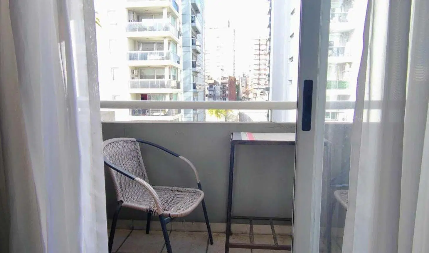 ALQUILER MONOAMBIENTE AMOBLADO CON BALCON, CABA 2