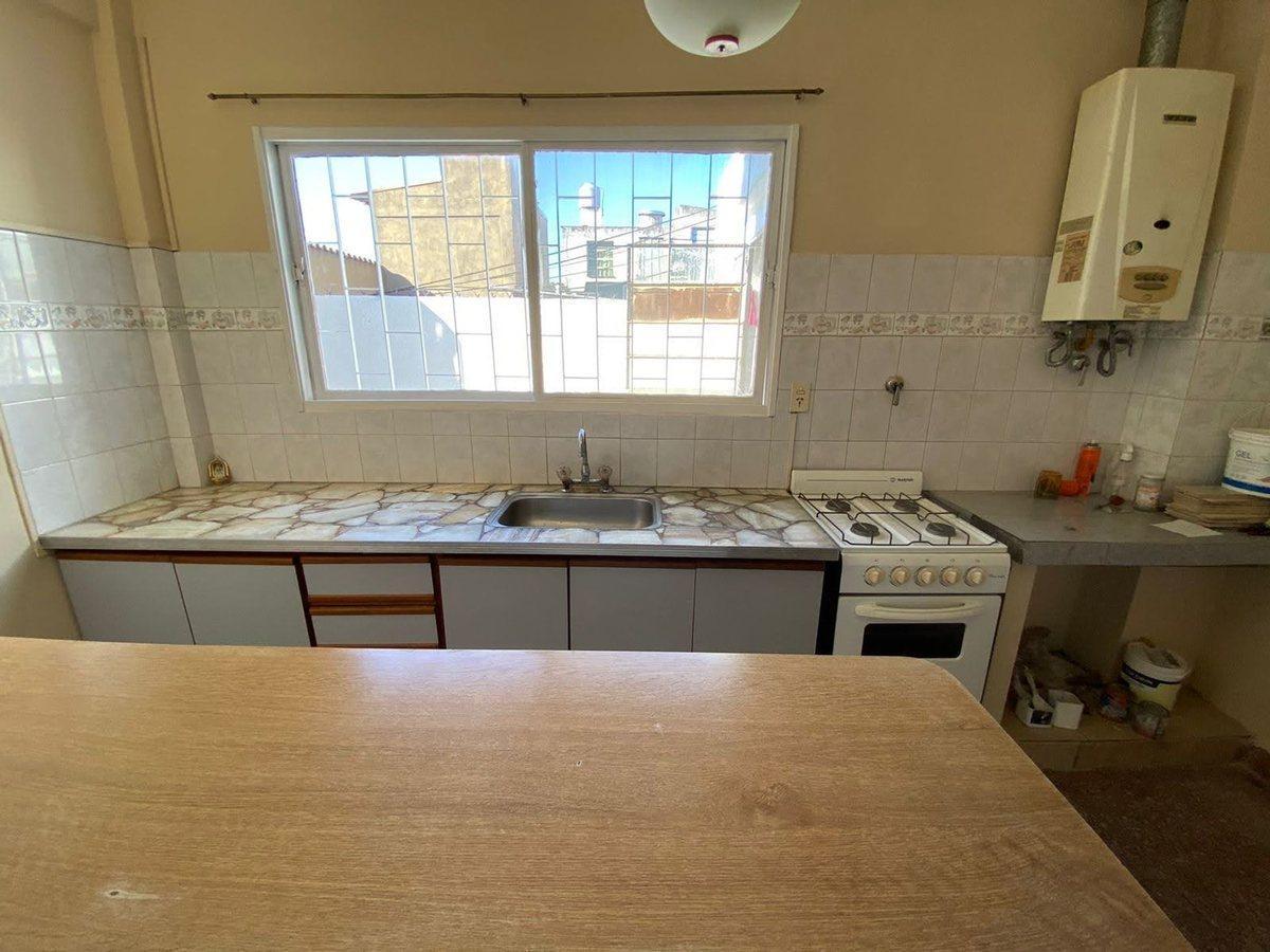 Foto de VENTA PH 3 AMB, VTE. LOPEZ, CON BALCÓN y LAVADERO, imagen 2