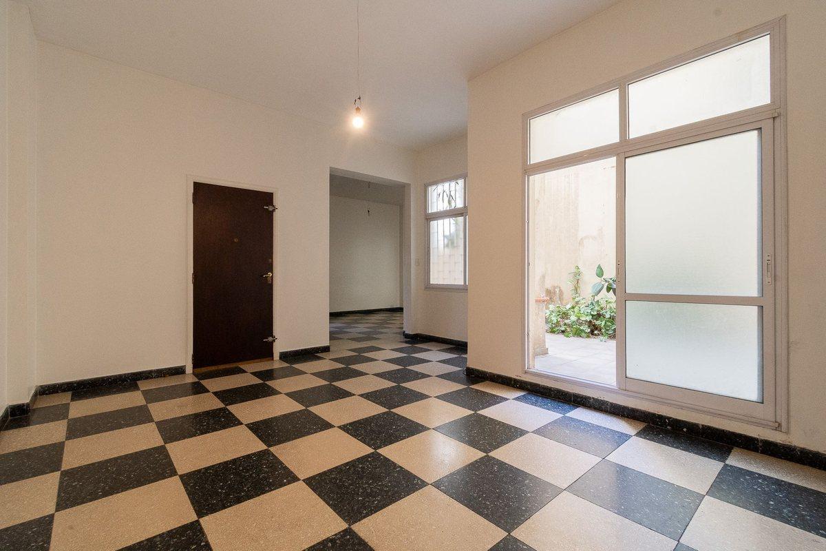 Foto de Venta depto 5 amb con dependencia y patio, imagen 2