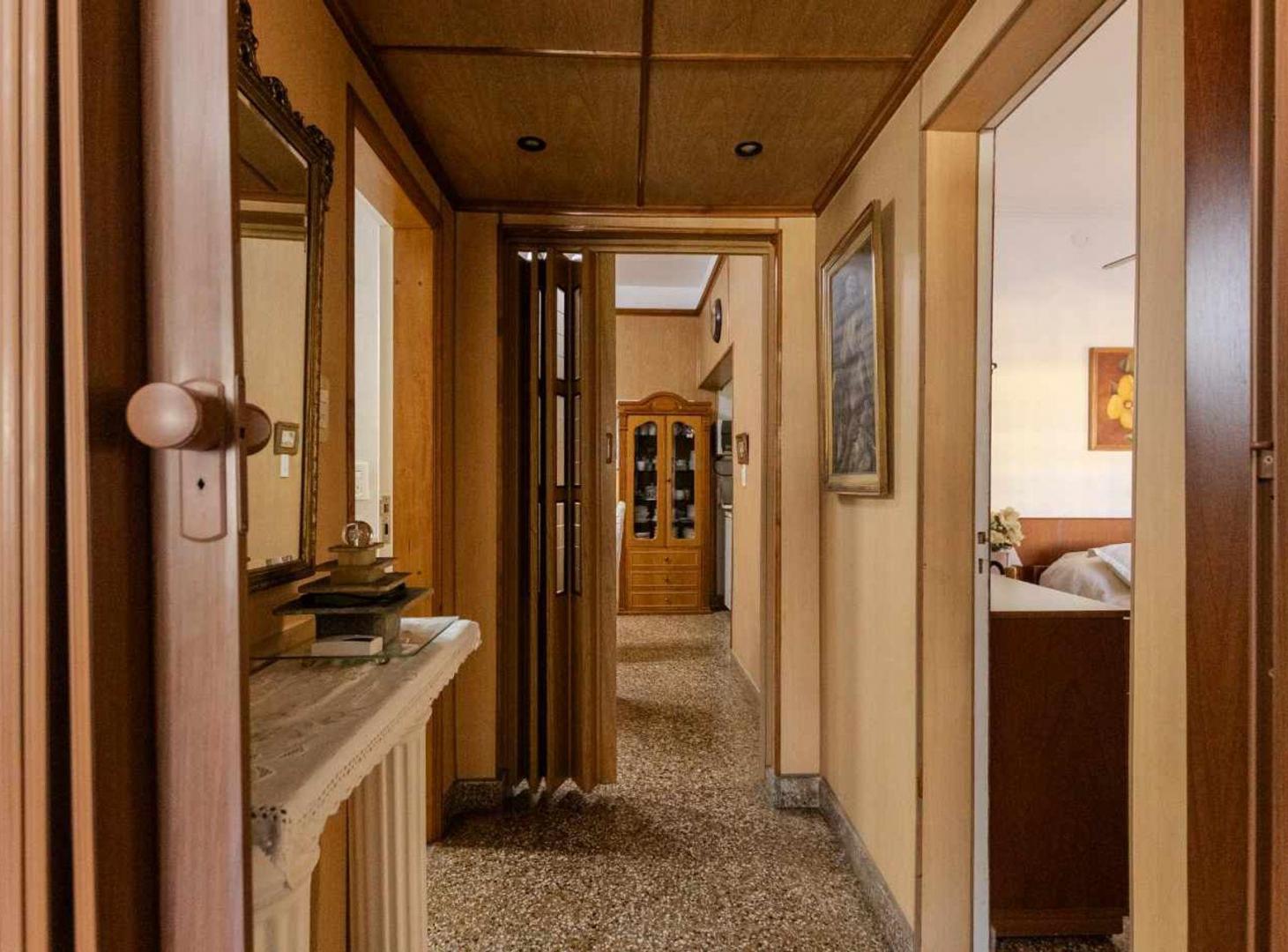 Foto de VENTA 5 AMB COCHERA QUINCHO PARQUE en R. CALZADA, imagen 5