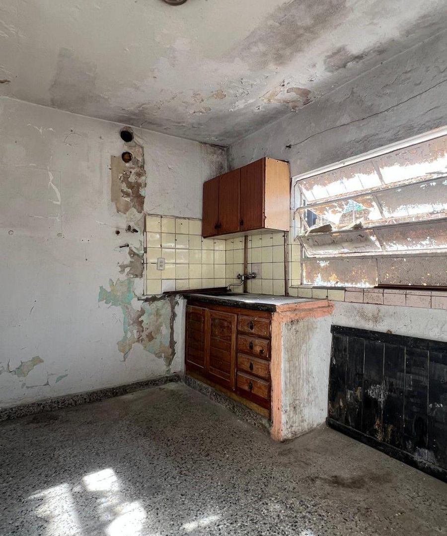 Foto de VENTA PH 3 AMB Y JARDIN A RECICLAR VILLA ADELINA, imagen 4