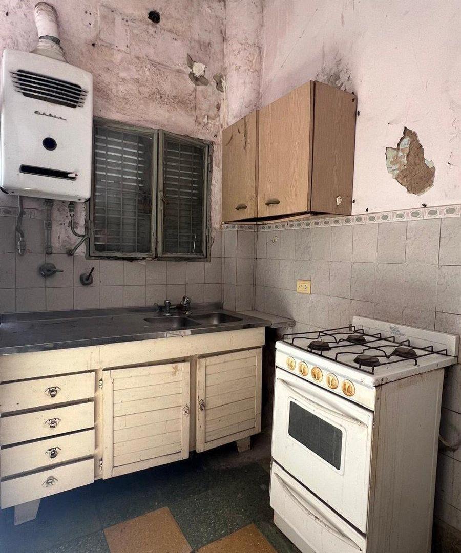 Foto de VENTA PH 2 AMBIENTES A RECICLAR VILLA ADELINA, imagen 3