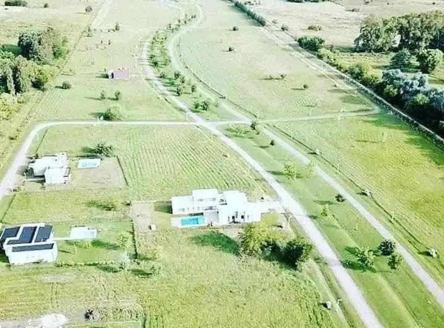 Foto de Venta Lote Barrio Las Calandrias PERMUTA y CUOTAS, imagen 4