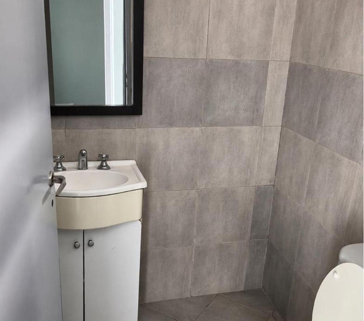 Foto de VENTA CASA A RECICLAR/DEPOSITO EN SAN MARTIN, imagen 5