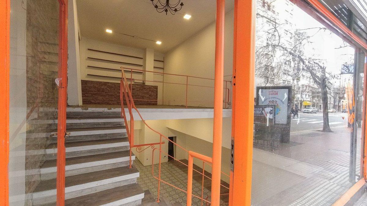 Foto de LOCAL DOBLE ALTURA RECOLETA VENTA CON RENTA, imagen 3