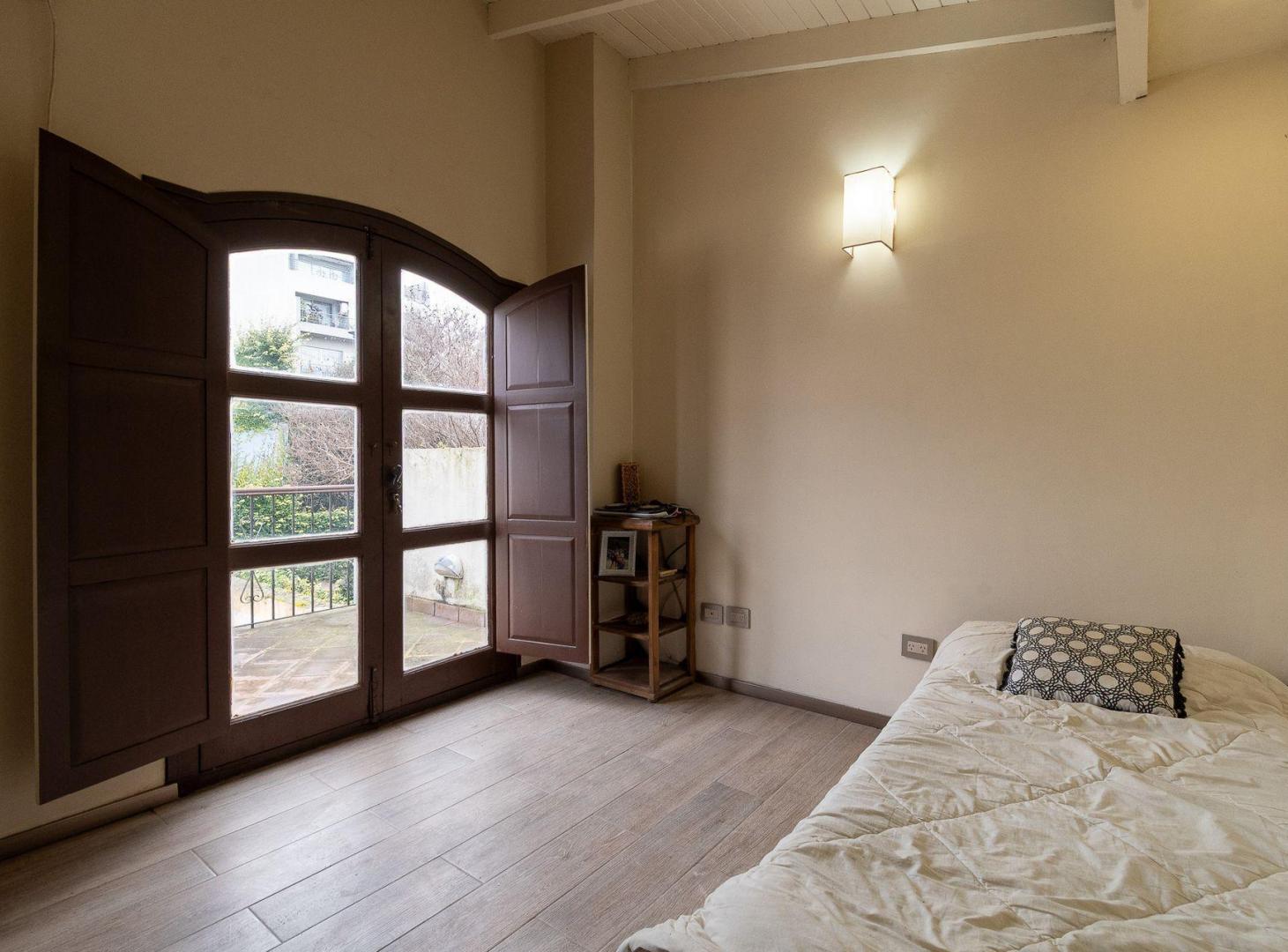 Foto de Venta Casa 5 amb V. Urquiza jardin pileta cochera, imagen 1