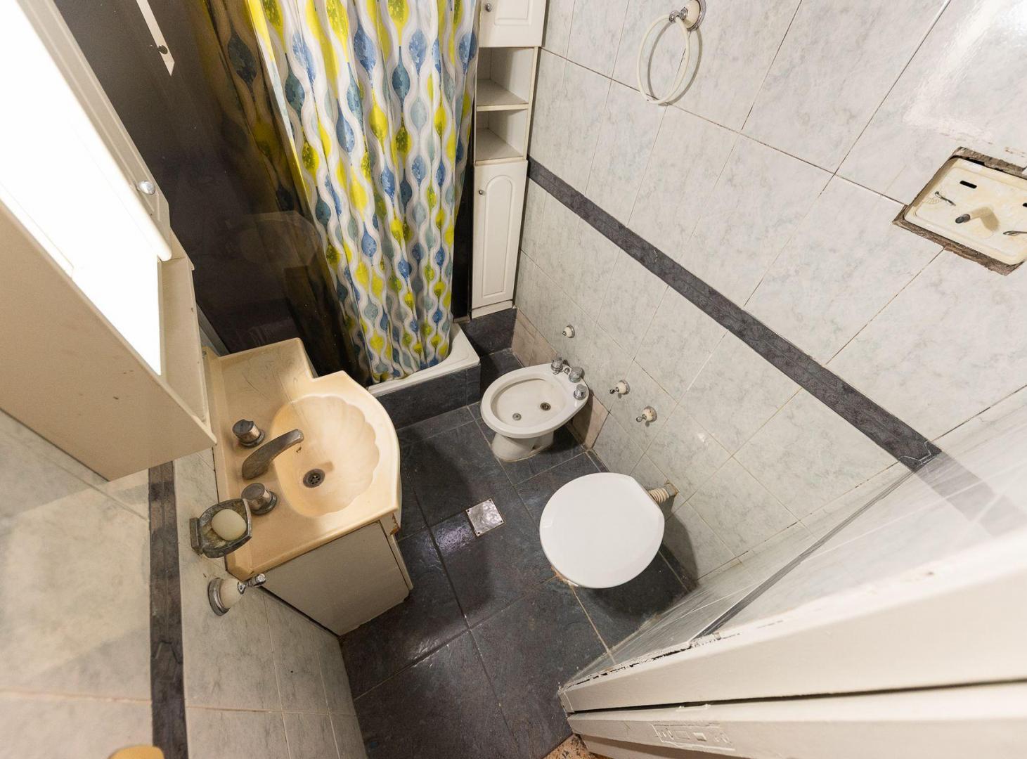 Foto de VENTA CASA 5 AMBIENTES EN VILLA TESEI HURLINGHAM, imagen 2