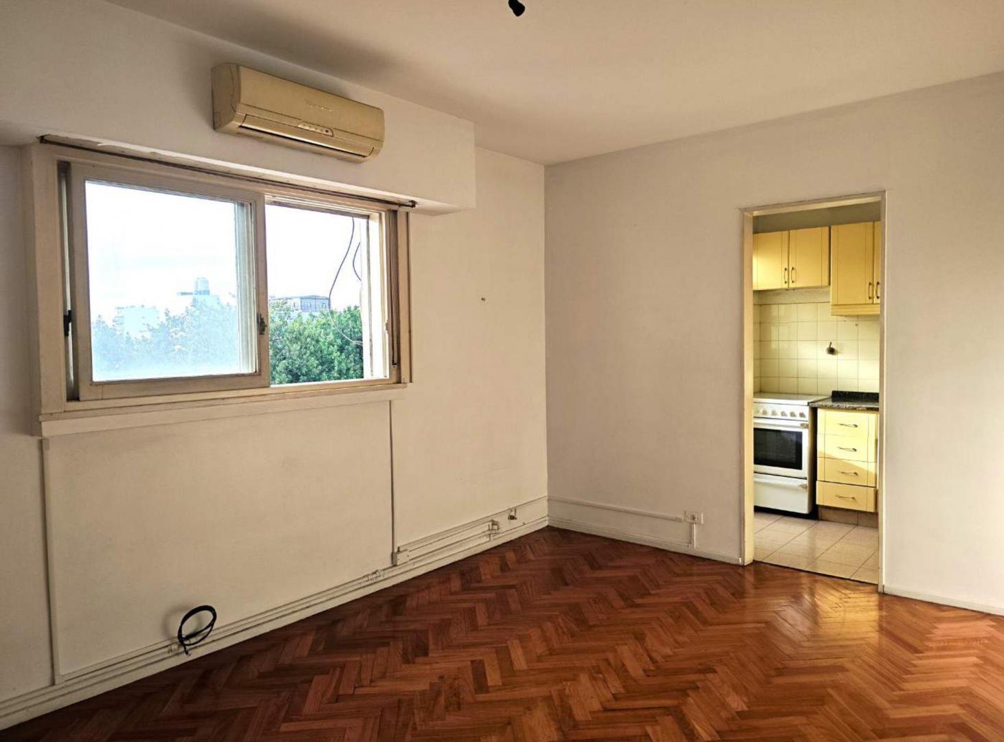 Foto de VENTA Departamento dos ambientes en Floresta, imagen 3