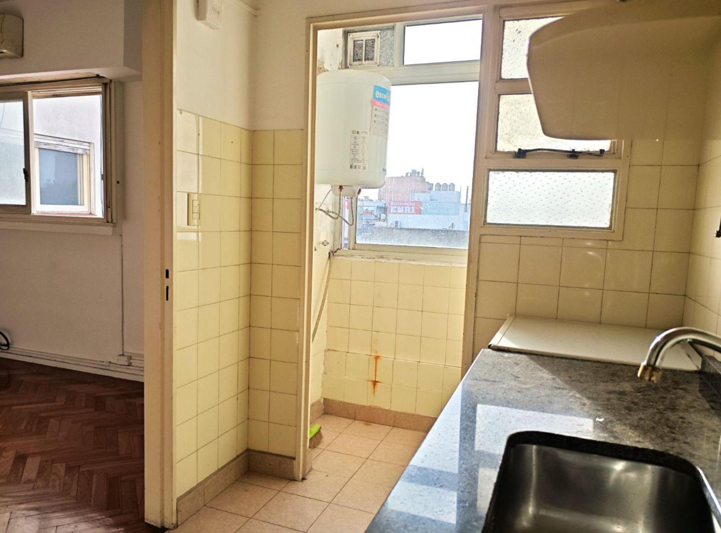Foto de VENTA Departamento dos ambientes en Floresta, imagen 4