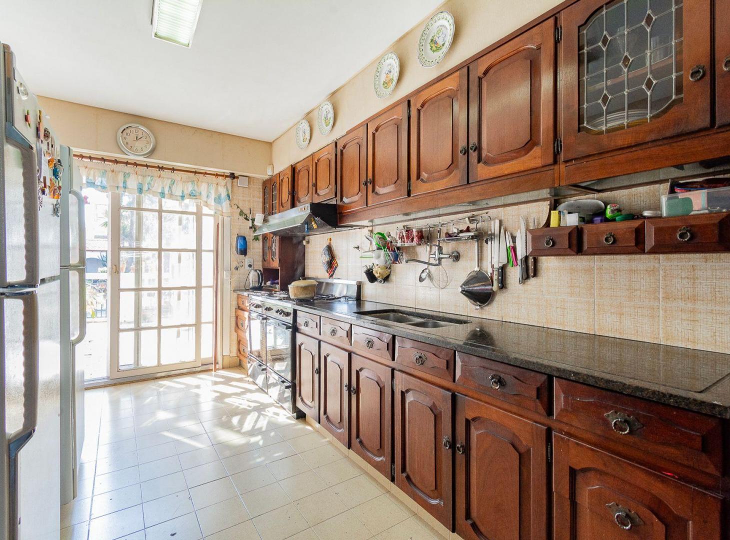 Foto de Venta Casa 7 amb con Pileta en Villa Ballester, imagen 2
