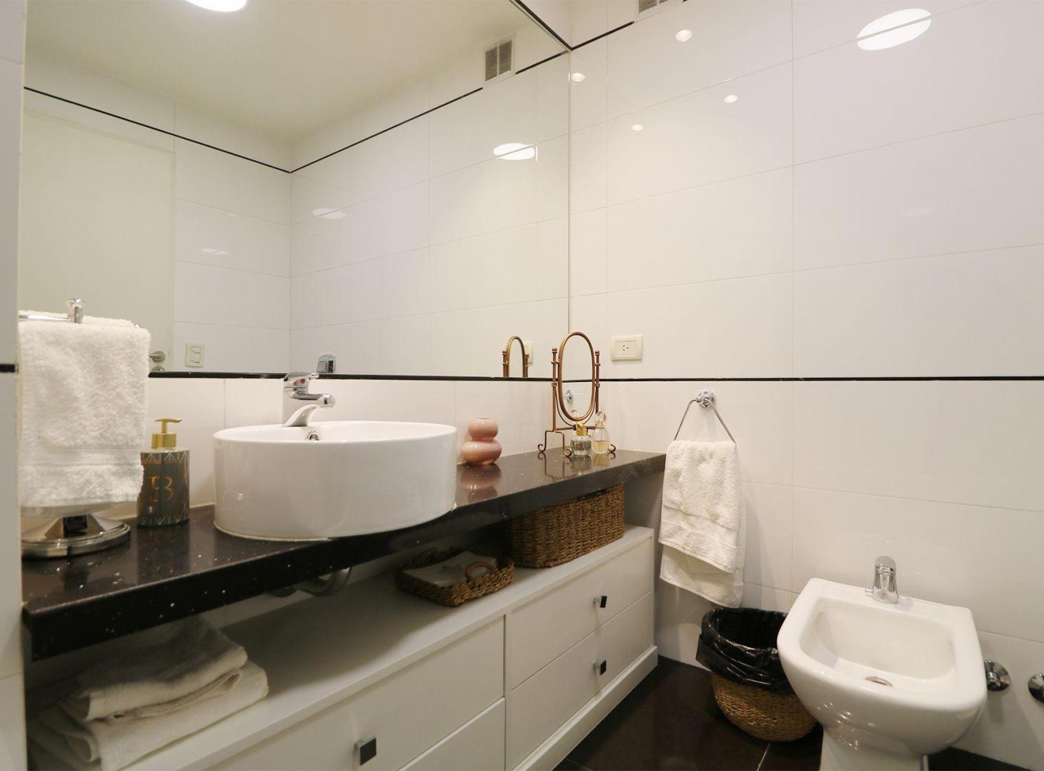 Foto de VENTA OFICINA DIVISIBLE EN TORRE DE CATEGORÍA, imagen 4