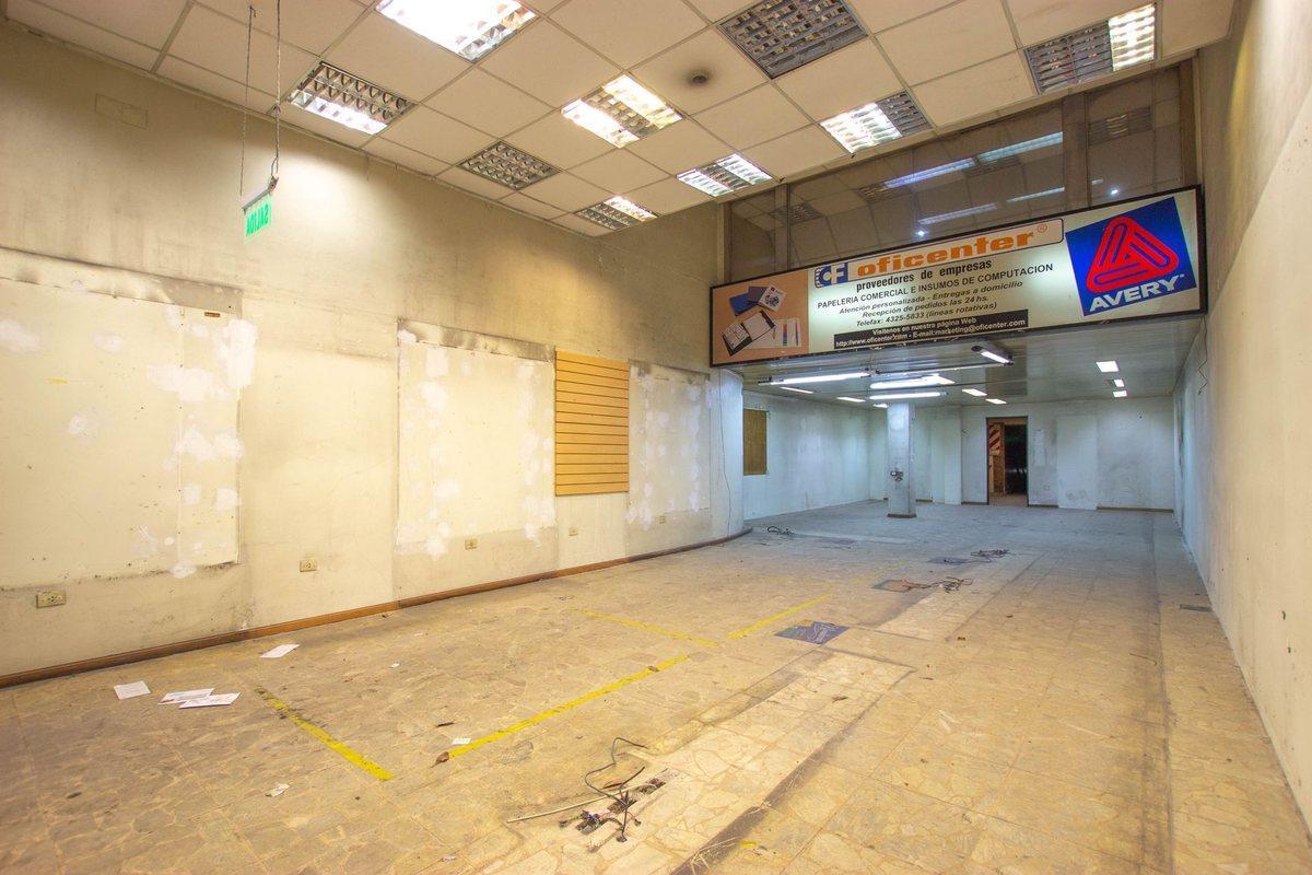 Foto de Local Comercial ¡Super Amplio! En "MICROCENTRO", imagen 1