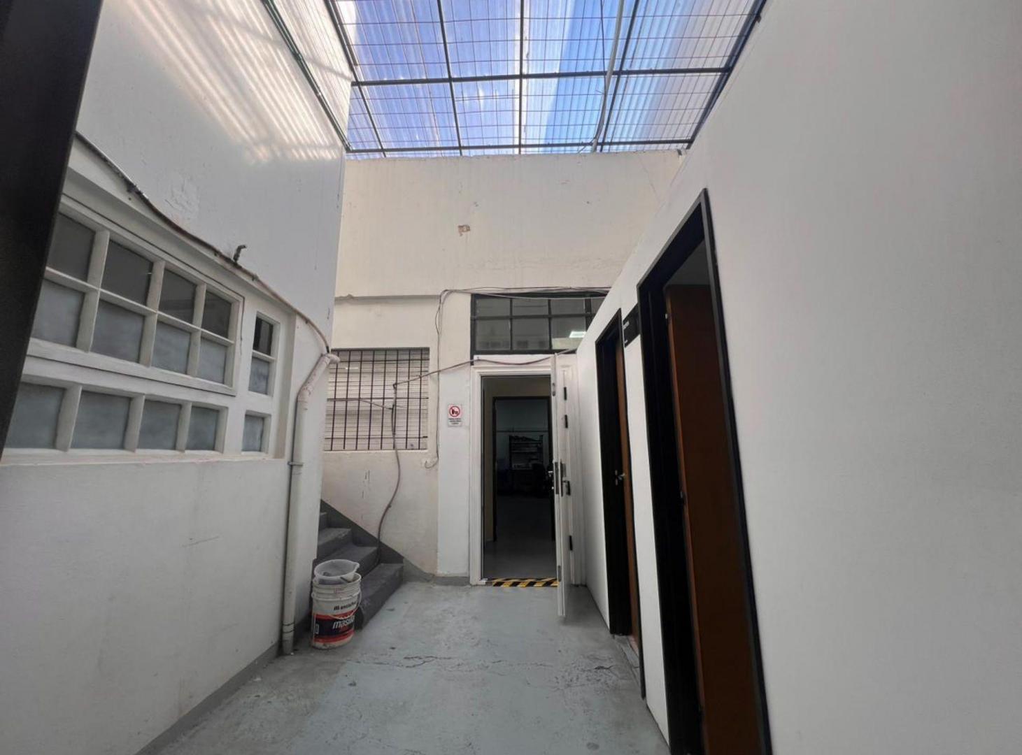 Foto de ALQUILER COMERCIAL DEPOSITO EN VILLA URQUIZA, imagen 4