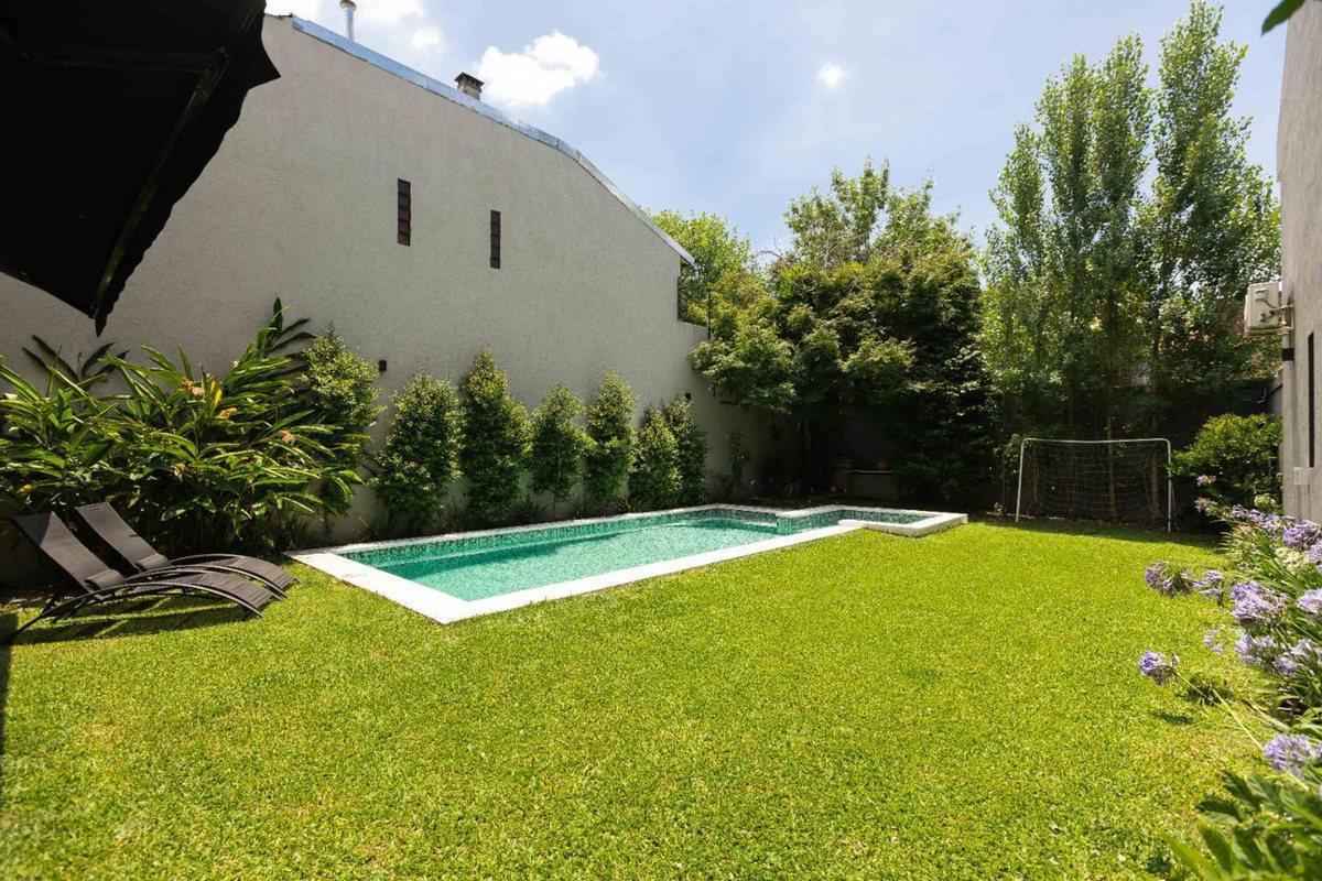 Foto de VENTA ESPECTACULAR CASA IMPECABLE EN BANFIELD, imagen 3
