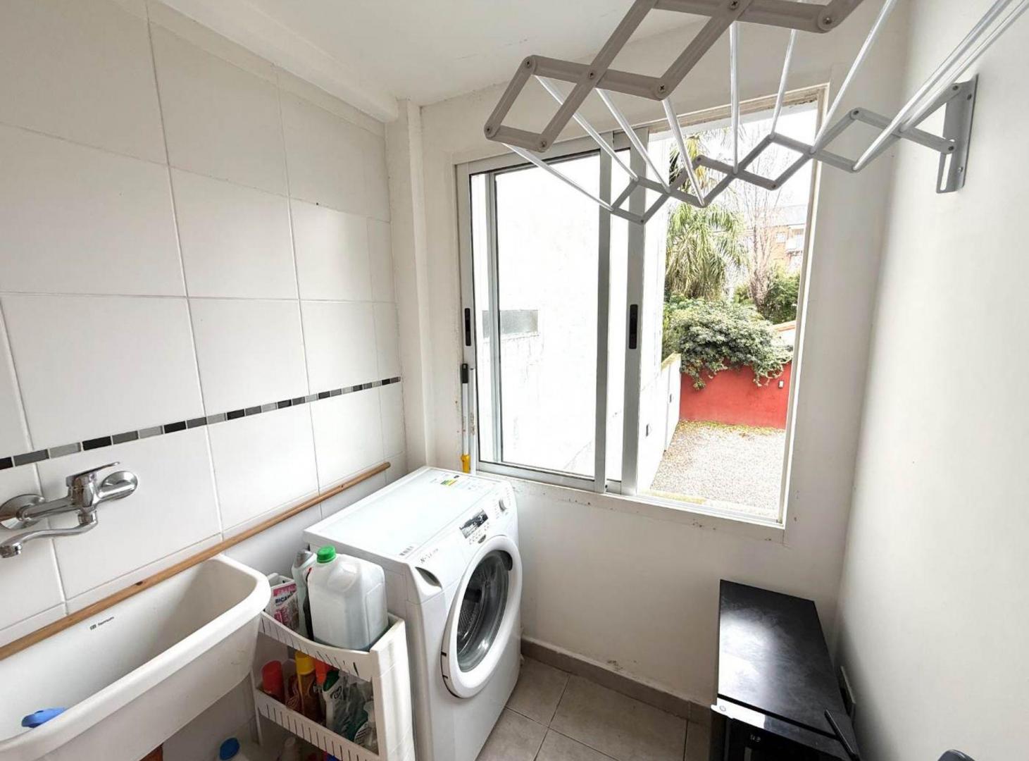 Foto de VENTA 2 AMB. con BALCON Y COCHERA, San Isidro, imagen 3