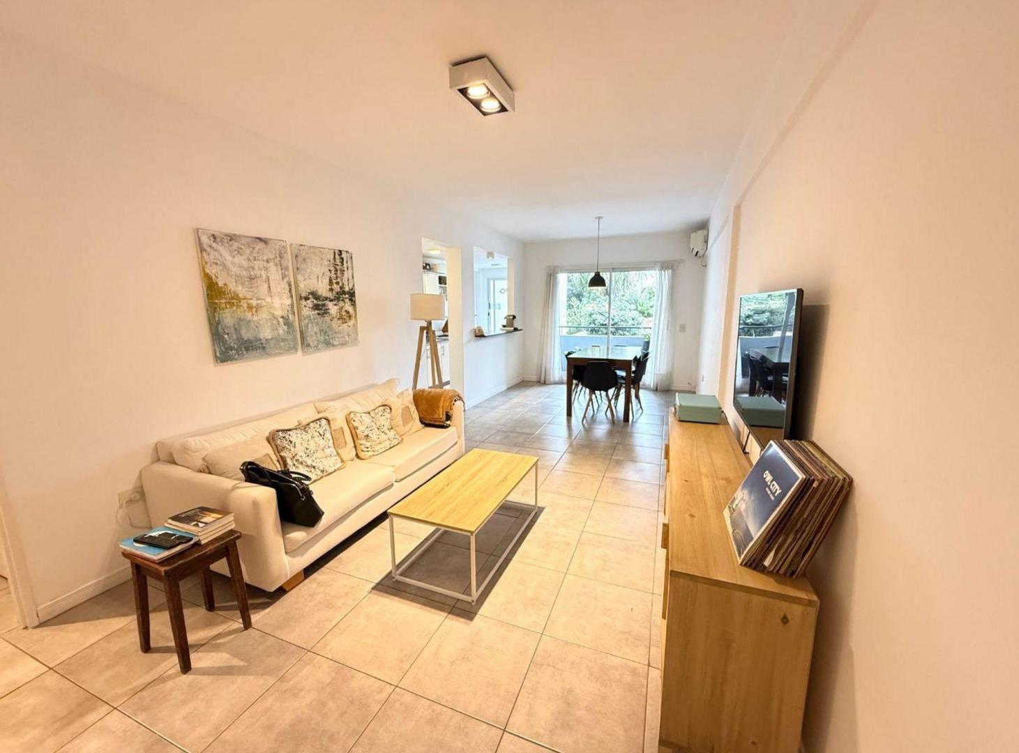 Foto de VENTA 2 AMB. con BALCON Y COCHERA, San Isidro, imagen 4