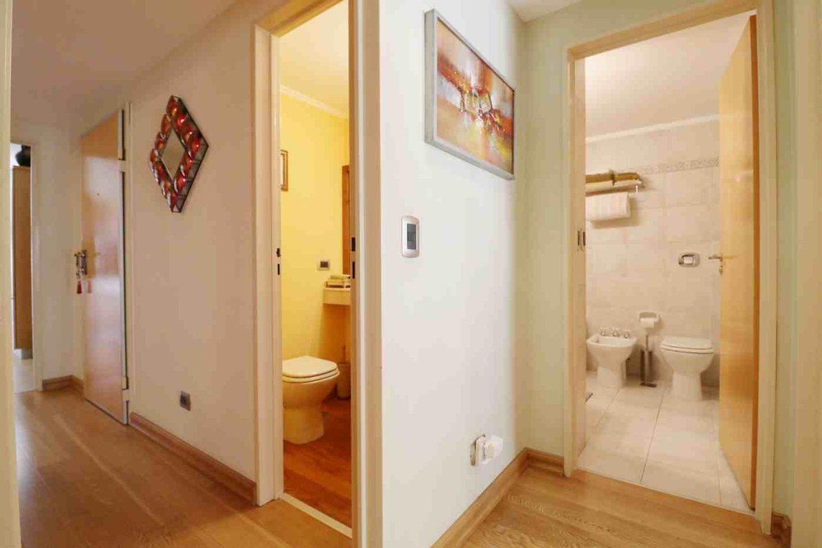 Foto de VENTA 4 AMB. CATEGORIA EN P.MADERO CON COCHERA, imagen 2