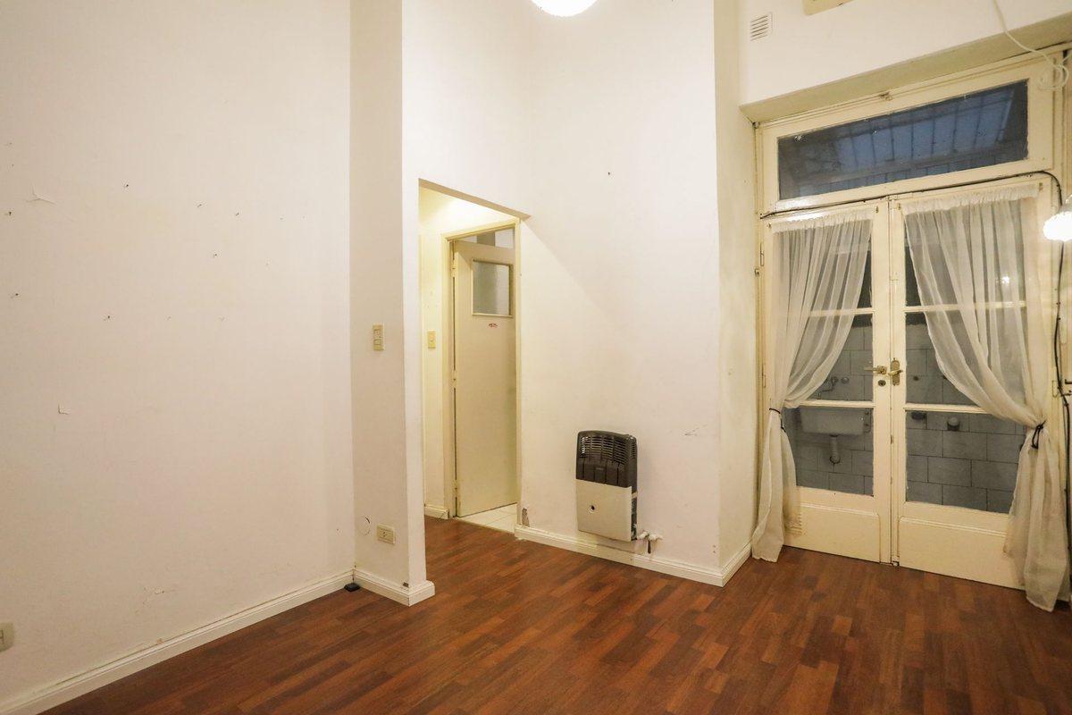 Foto de VENTA Departamento de dos ambientes en Balvanera, imagen 5