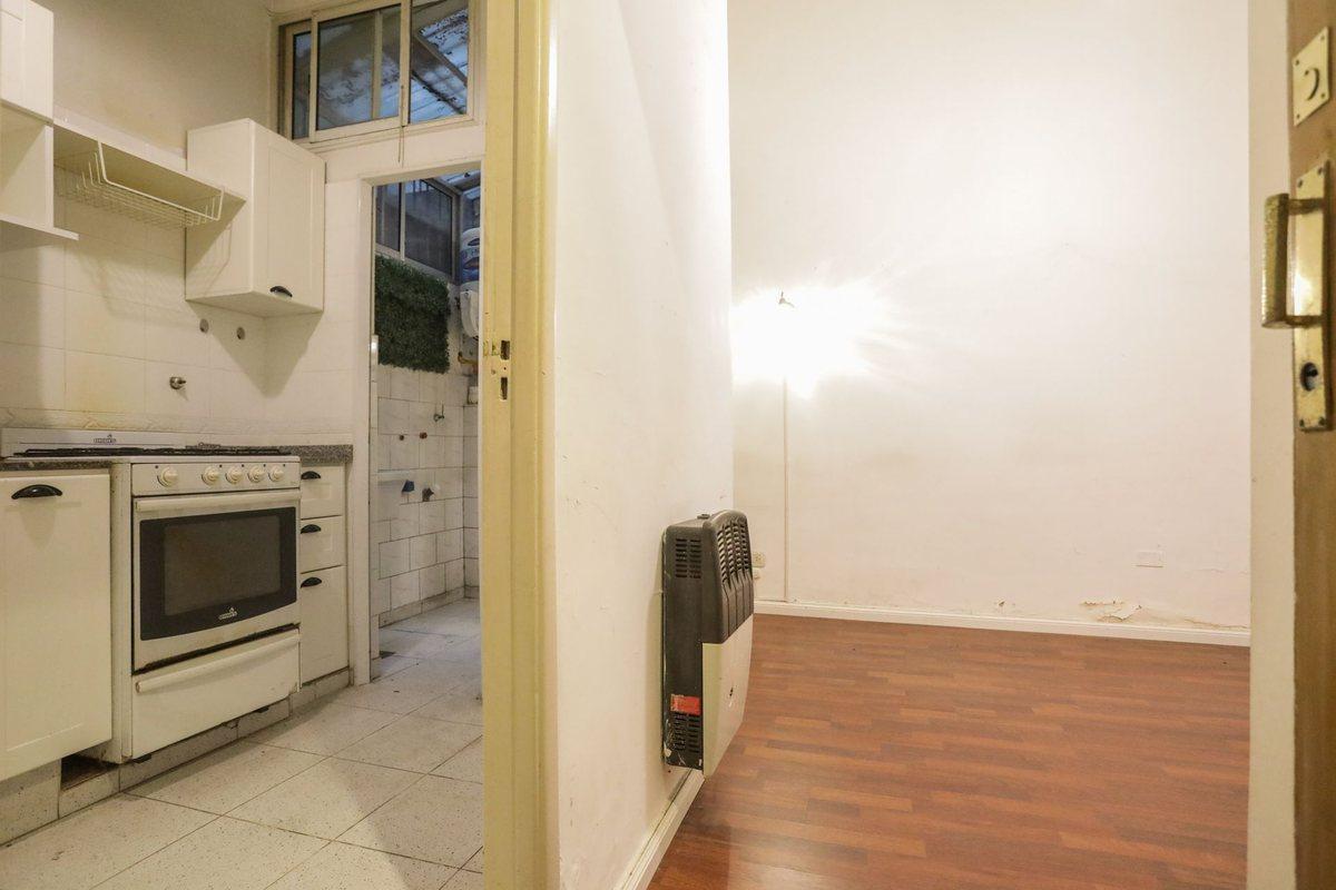 Foto de VENTA Departamento de dos ambientes en Balvanera, imagen 3