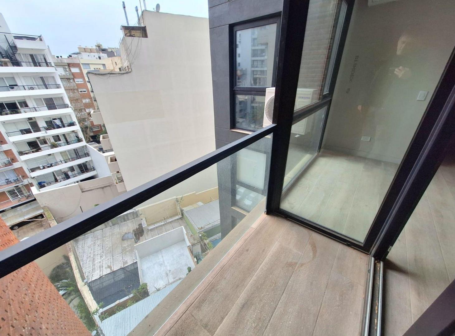 Foto de VENTA SEMIPISO 2 AMB CON BALCON A ESTRENAR, imagen 1