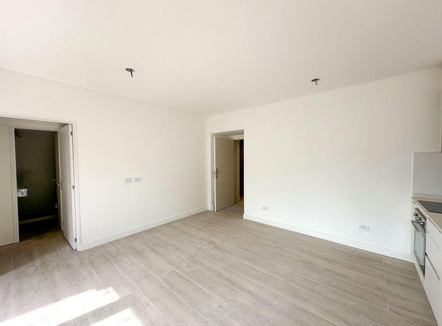 Foto de VENTA SEMIPISO 2 AMB CON BALCON A ESTRENAR, imagen 2