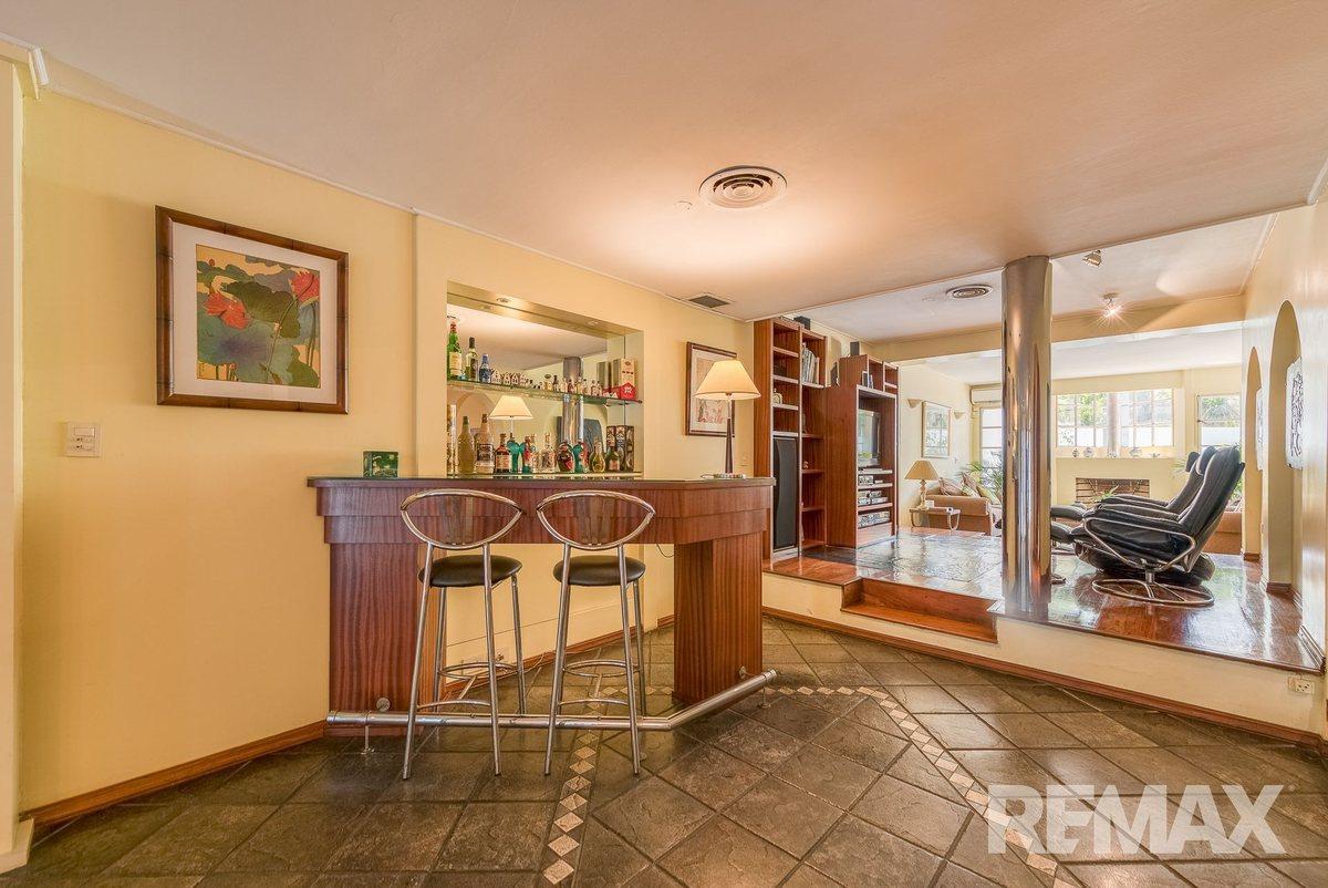 Foto de CASA 6 AMB BARRIO RIVER-JARDIN-PILETA-COCHERA, imagen 3