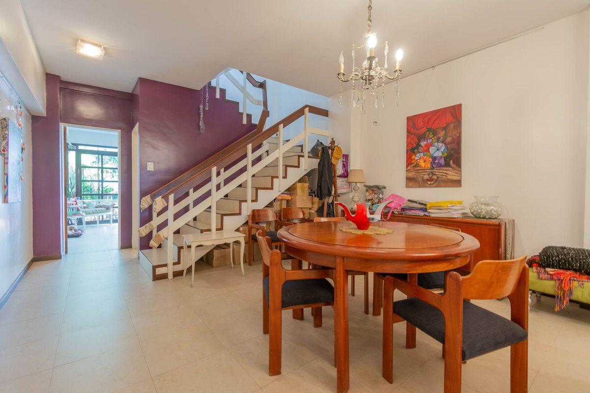 Foto de Casa 5 ambientes. Cochera. Patio. Villa Urquiza, imagen 2