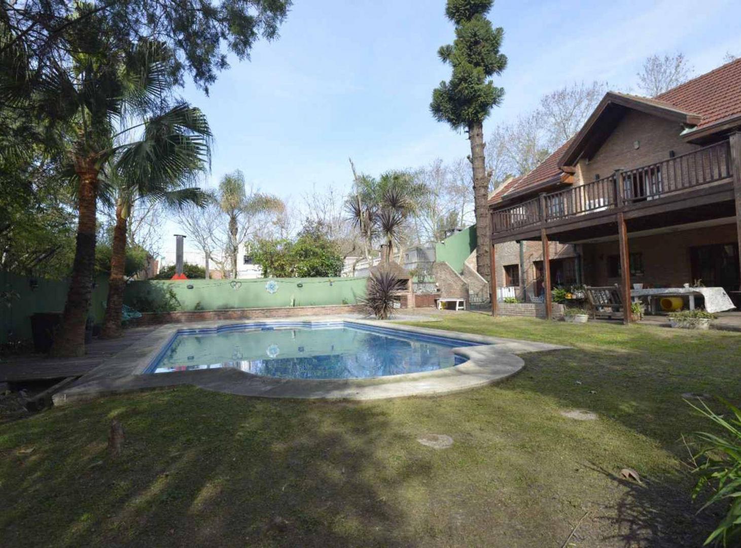 Foto de VENTA CASA 8 AMBIENTES AMPLIO TERRENO EN RANELAGH, imagen 3
